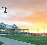 York Cove Holiday Hotel - Schoolies Week Accommodation
