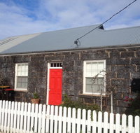 Young's Cottage - circa 1861 - Schoolies Week Accommodation