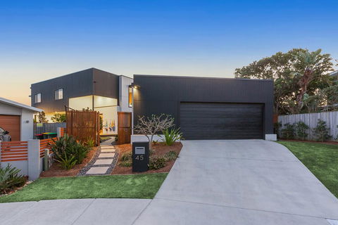 Ziba On Collins - Schoolies Week Accommodation 0