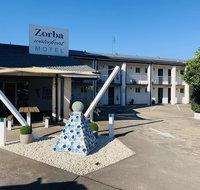 Zorba Waterfront Motel - Schoolies Week Accommodation
