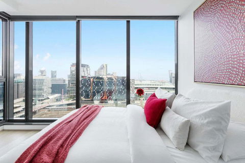 A 2BR Apt With Harbour Views And FREE Parking - Schoolies Week Accommodation 1