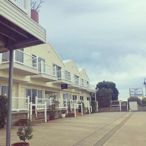A Great Ocean View Motel - Schoolies Week Accommodation 3