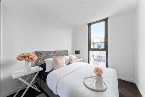 A Lux 2BR Apt Near South Melbourne Market - Schoolies Week Accommodation 4