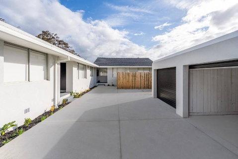 A Private Hideaway With Large Backyard And CarParks - Schoolies Week Accommodation 4