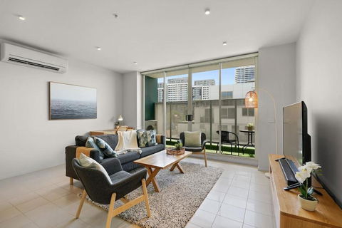 A River-side 2bdm Footscray Oasis + Parking - Schoolies Week Accommodation 4