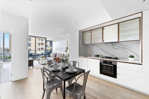 A Stylish 2BR Apt In The Heart Of Chapel Street - Schoolies Week Accommodation 2