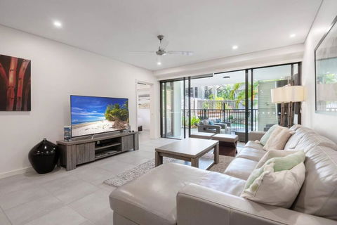 A Well-deserved Beachside Resort Retreat - Schoolies Week Accommodation 4