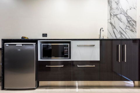 Abbey Motor Inn - Schoolies Week Accommodation 3