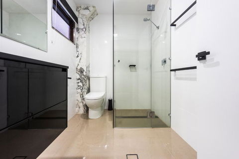 Abbey Motor Inn - Schoolies Week Accommodation 2