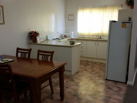 About Town Cottages - Schoolies Week Accommodation 2