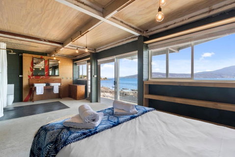 Absolute Waterfront Only 15 Minutes From Hobart - Schoolies Week Accommodation 1