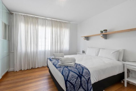 Absolute Waterfront Only 15 Minutes From Hobart - Schoolies Week Accommodation 2
