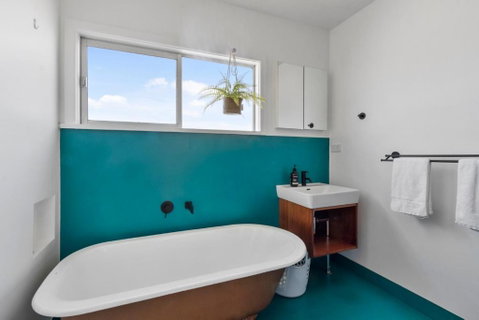 Absolute Waterfront Only 15 Minutes From Hobart - Schoolies Week Accommodation 4