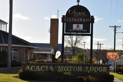 Acacia Motor Lodge - Schoolies Week Accommodation 0