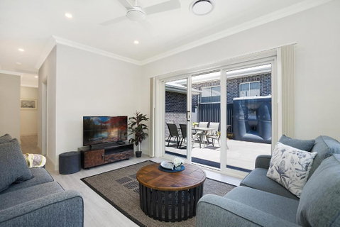 Accommodation Hunter - Adams Street Maitland - Schoolies Week Accommodation 1