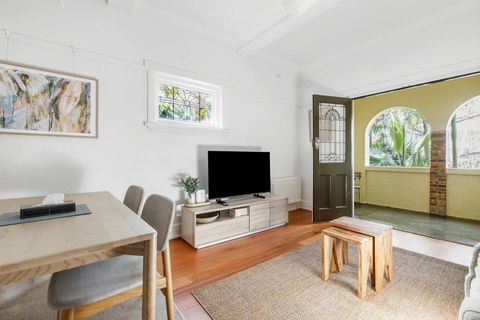 Acland Art Deco - Coastal Chic By St Kilda Beach - Schoolies Week Accommodation 4