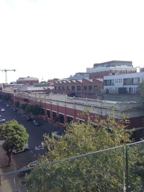 Action In Vibrant Collingwood Fitzroy - Schoolies Week Accommodation 3