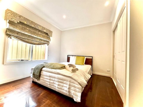 A Beautiful Home - Schoolies Week Accommodation 3