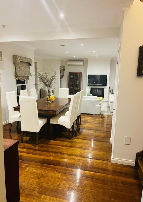 A Beautiful Home - Schoolies Week Accommodation 0