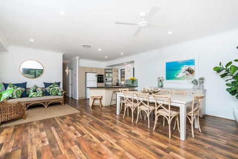 A Perfect Stay - Julian Rocks House - Schoolies Week Accommodation 1