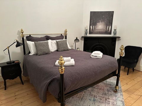 AAA Plus Yapera On Lucan - Schoolies Week Accommodation 1