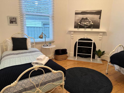 AAA Plus Yapera On Lucan - Schoolies Week Accommodation 4