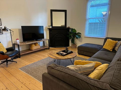 AAA Plus Yapera On Lucan - Schoolies Week Accommodation 3