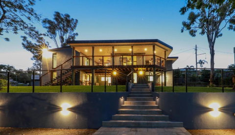 Airlie Guest House - Schoolies Week Accommodation 1