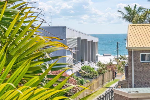 Alex Home With Easy Pathway To The Beach - Schoolies Week Accommodation 2