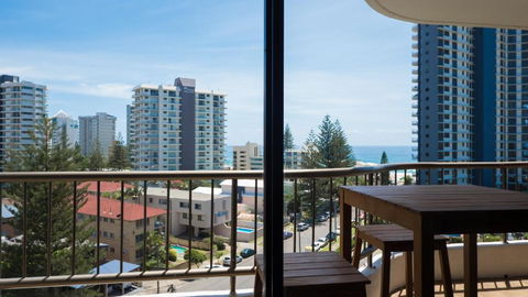 Alexander Holiday Apartments - Schoolies Week Accommodation 4