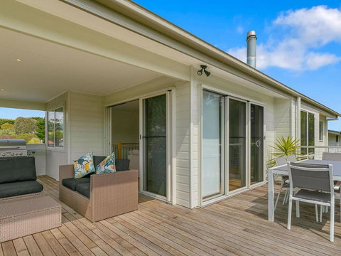 All Decked Out - Schoolies Week Accommodation 3