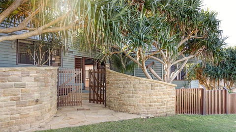 Allawah Cottage - Most Popular Beach House - Schoolies Week Accommodation 2