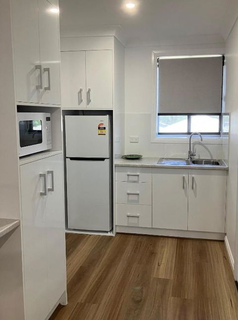 Almond Inn Motel - Schoolies Week Accommodation 2