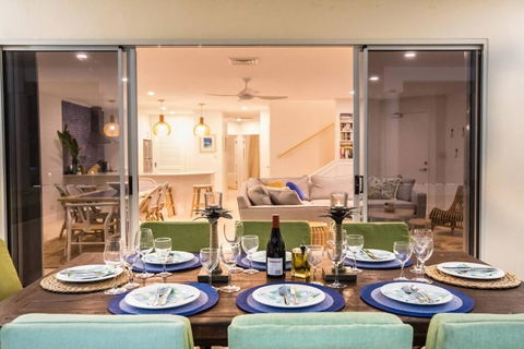 Amaroo Villa - Absolute Beachfront Port Douglas - Schoolies Week Accommodation 1