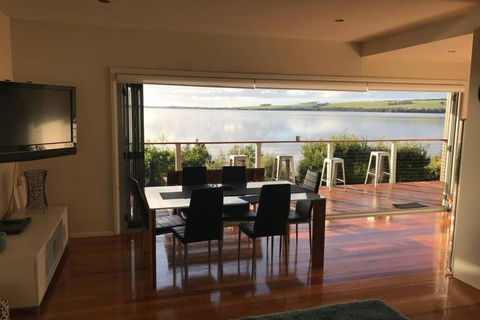Amazing Ansons Bay Absolute Waterfront Beach House - Schoolies Week Accommodation 0