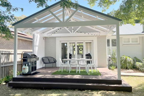 Antler & Oak Cottage: Provincial Luxe In Moss Vale - Schoolies Week Accommodation 0