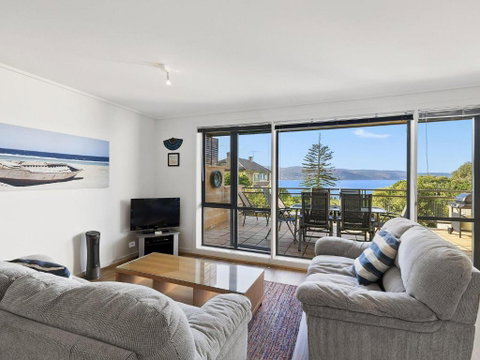 Apartment 26 Pacific Apartments - Schoolies Week Accommodation 0