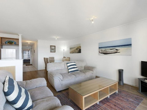 Apartment 26 Pacific Apartments - Schoolies Week Accommodation 4