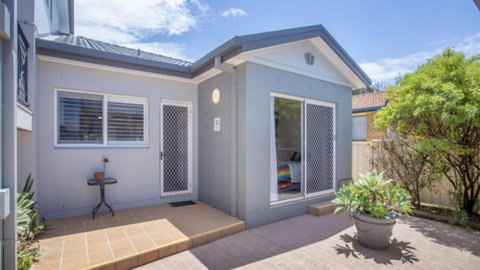 Apartment 30 - The Meridian - Schoolies Week Accommodation 0
