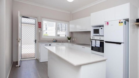 Apartment 30 - The Meridian - Schoolies Week Accommodation 2