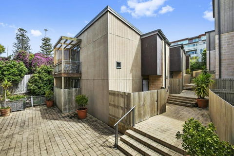 Apartment 36 Pacific Apartments - Schoolies Week Accommodation 0