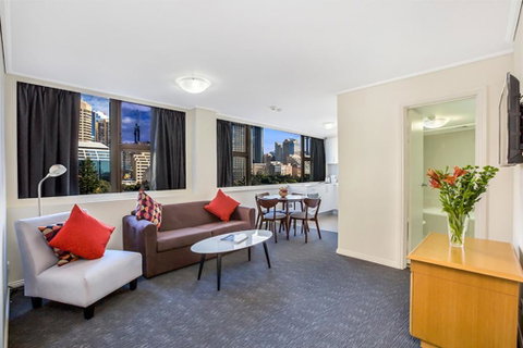 Apartment At College St - Schoolies Week Accommodation 0