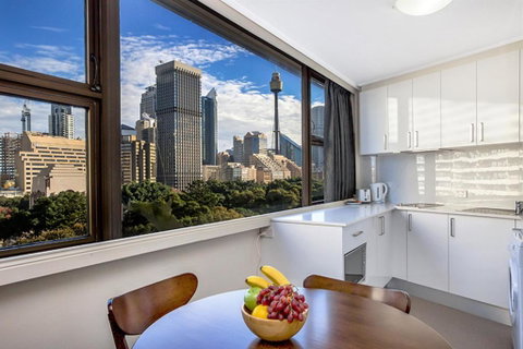 Apartment At College St - Schoolies Week Accommodation 1