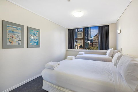 Apartment At College St - Schoolies Week Accommodation 2