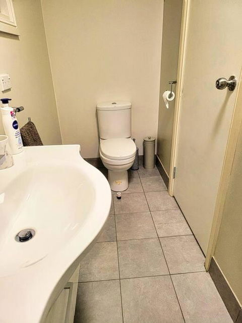 Apartment On Mica - Schoolies Week Accommodation 4