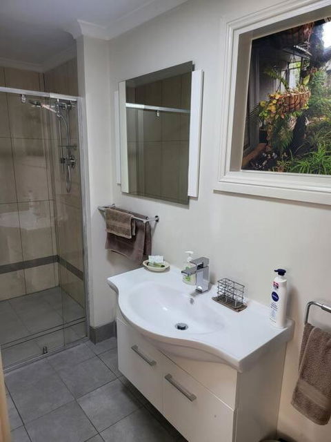 Apartment On Mica - Schoolies Week Accommodation 3