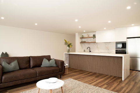 Apartment One - Apartments On Gavan - Schoolies Week Accommodation 0