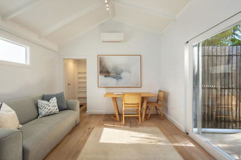 Apollo Studio - Schoolies Week Accommodation 1