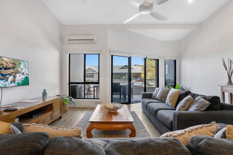Aqua On Fletcher Street - Schoolies Week Accommodation 1