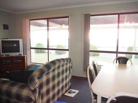 Aquamarine - Schoolies Week Accommodation 3